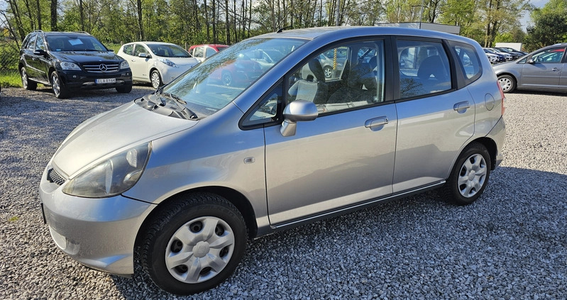 Honda Jazz cena 11950 przebieg: 216000, rok produkcji 2006 z Kleszczele małe 121